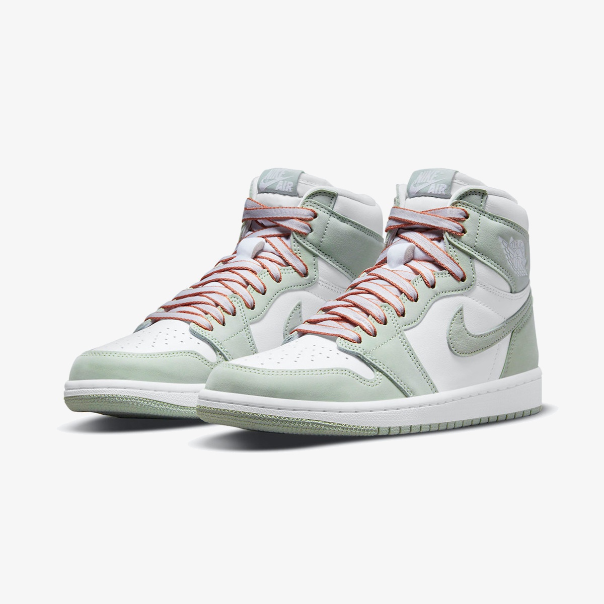 Wmns Air Jordan 1 Retro High OG 'Seafoam' - Image 3