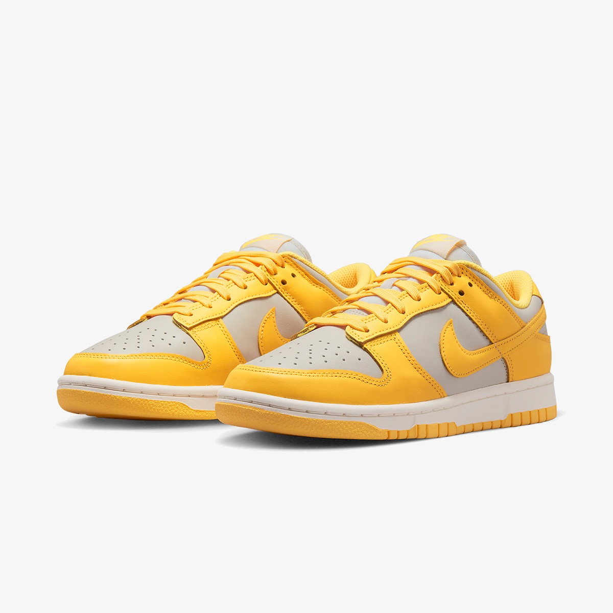 Wmns Nike Dunk Low 'Citron Pulse' - Image 3