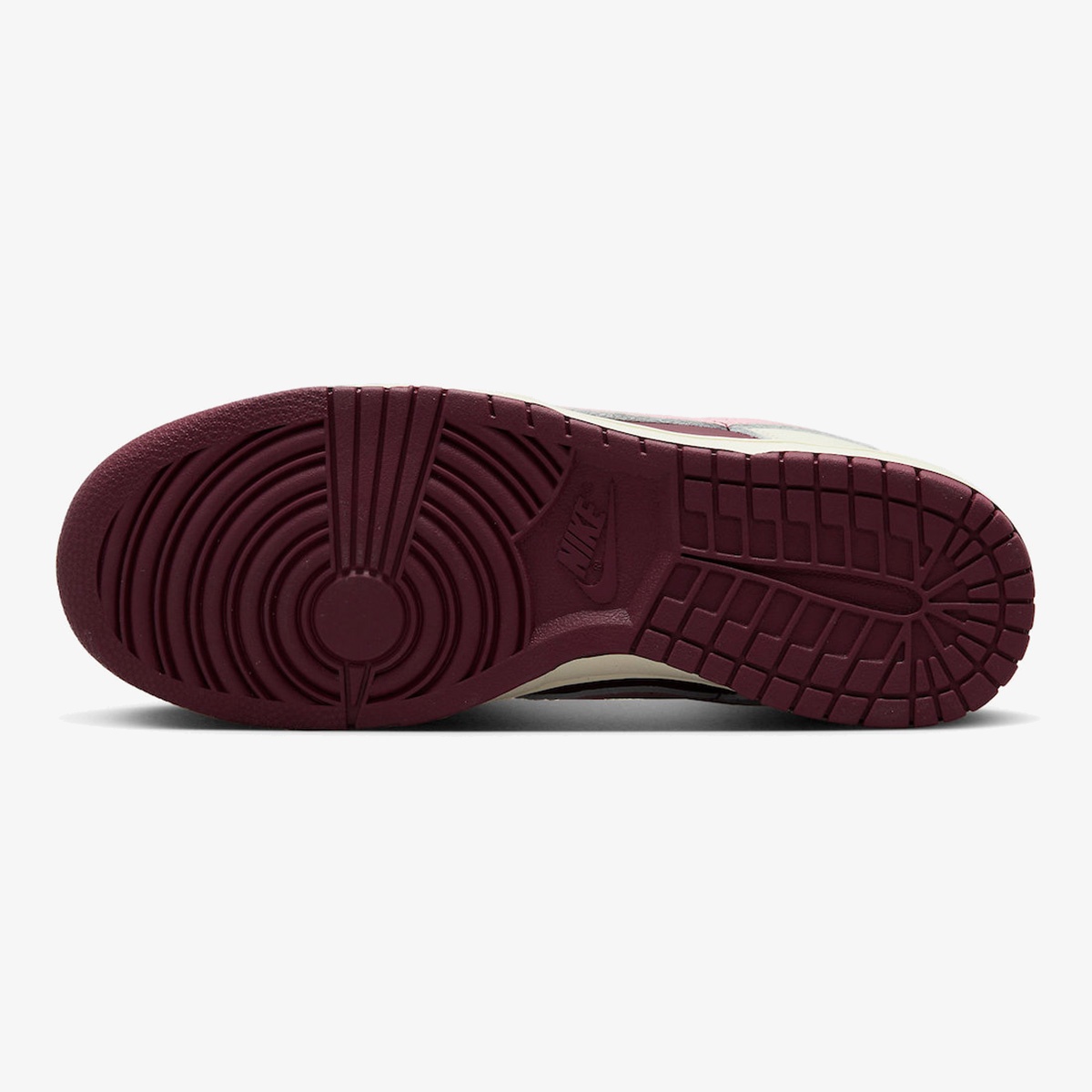 Nike Dunk Low Premium 'Valentine's Day' - Image 6