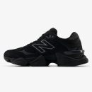 All-black NB 9060 sneaker with tonal overlays and sculpted chunky sole