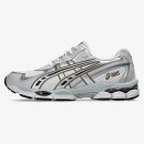 Gel-NYC 2055 Cream Pure Silver runner with cream mesh and metallic silver overlays