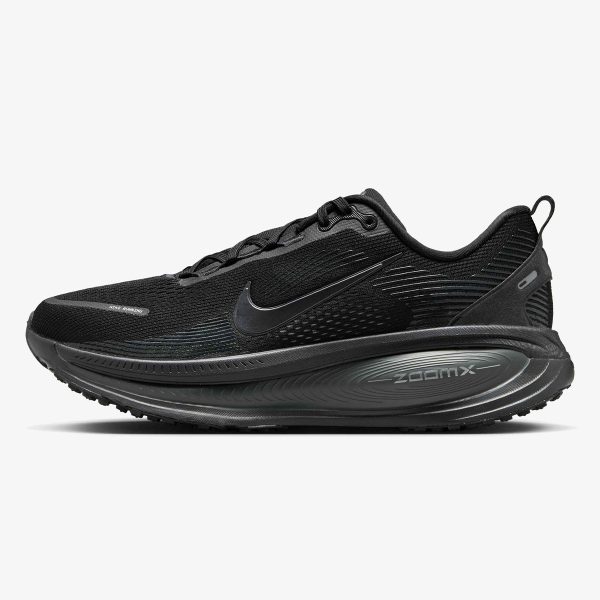 vomero 18 triple black - Triple Black Vomero 18 sneaker with tonal mesh upper and sculpted cushioned sole