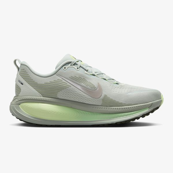 nike cushioned running shoe - Alternate product view