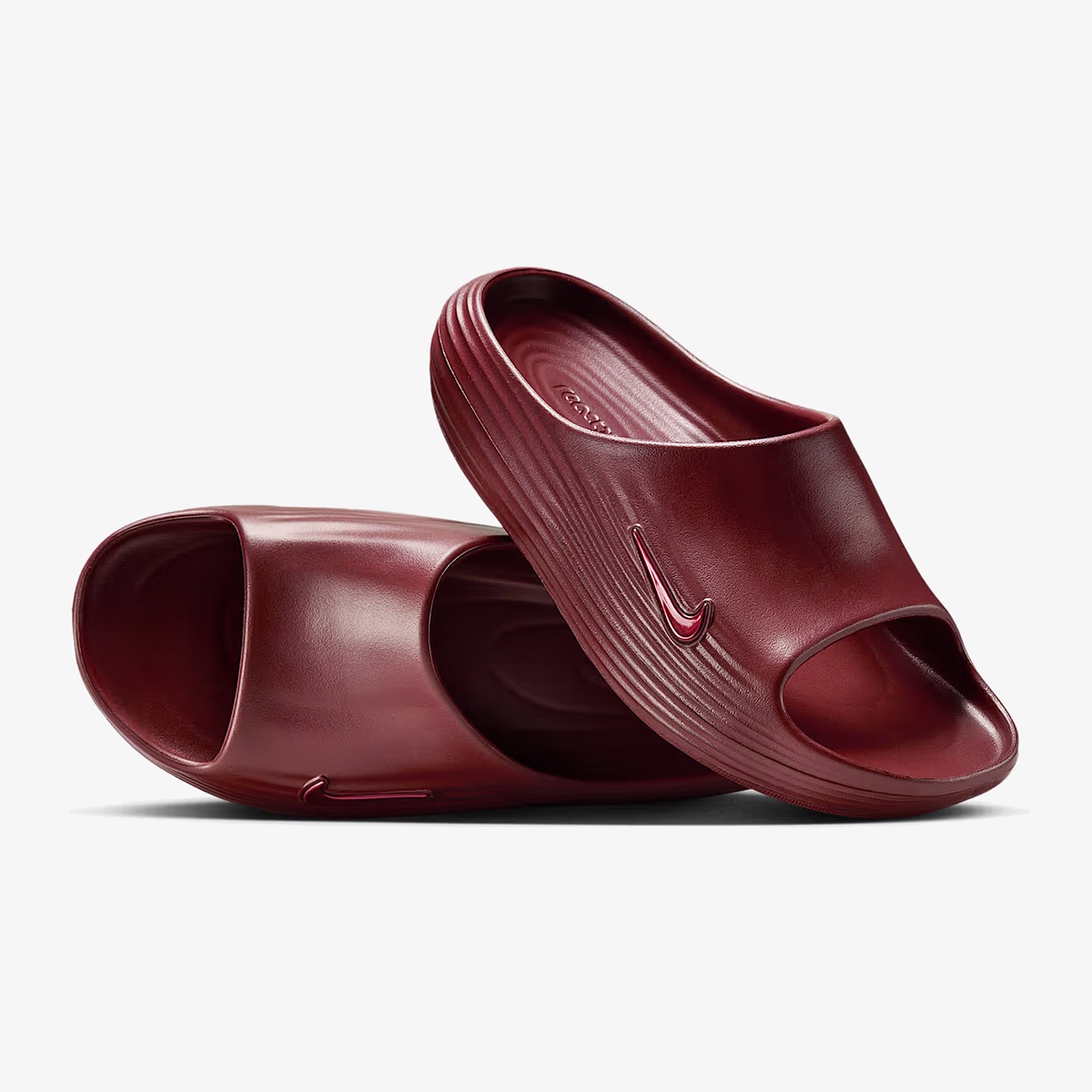 team red nike slide - Side product view