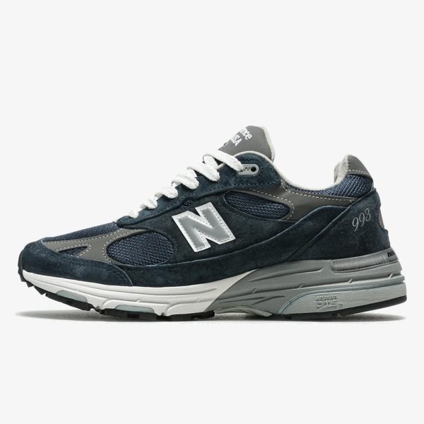 nb 993 navy - Navy and white NB 993 sneaker with mesh upper, suede overlays, and white midsole