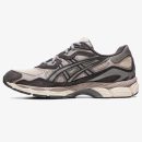 gel nyc oatmeal obsidian grey - Oatmeal and Obsidian Grey GEL-NYC sneaker with layered runner styling